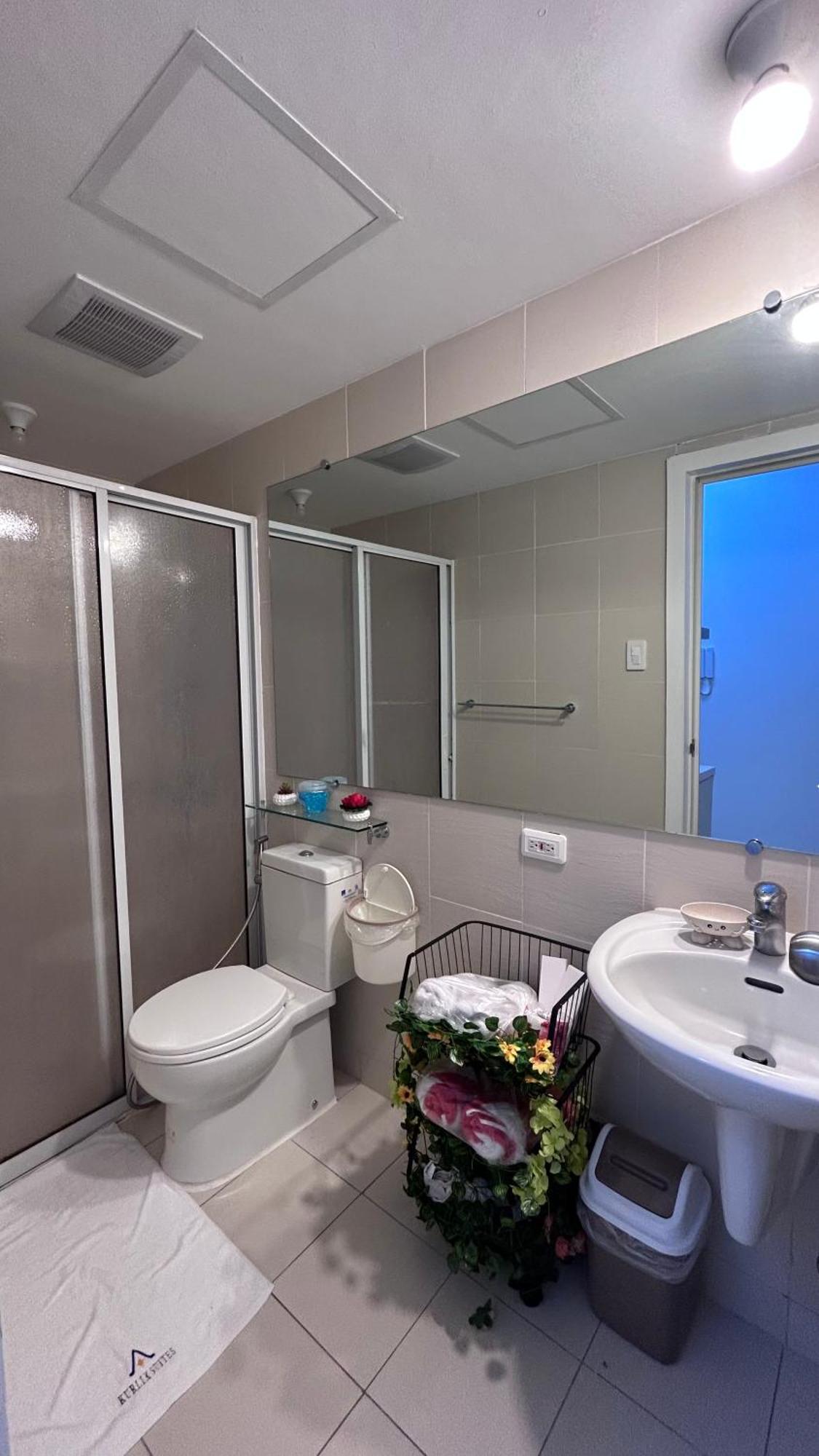Kurlix Suites Of Azure North San Fernando  Exterior photo