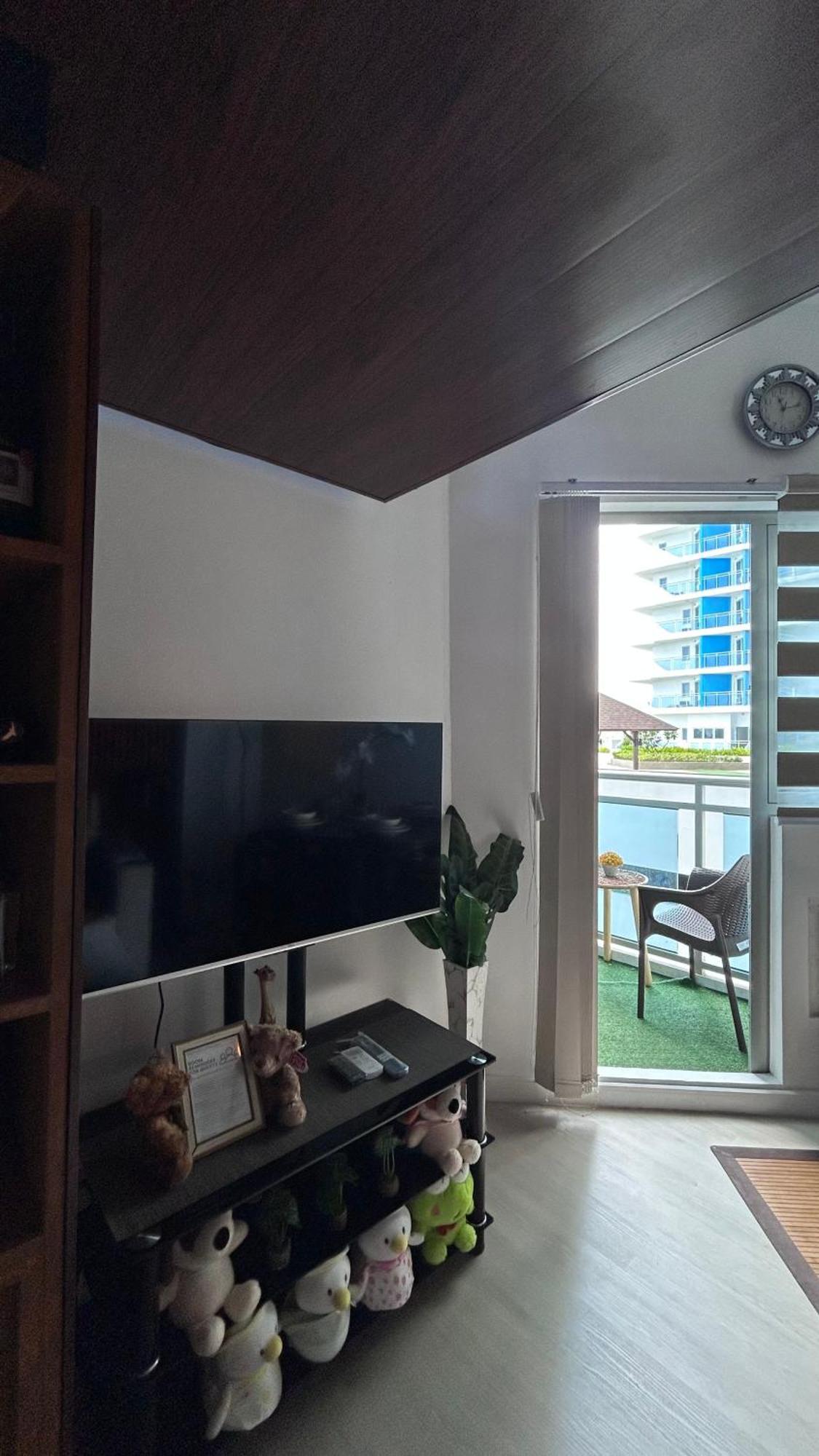 Kurlix Suites Of Azure North San Fernando  Exterior photo
